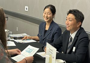 WSDA International Marketing regional reps meet with business owners.